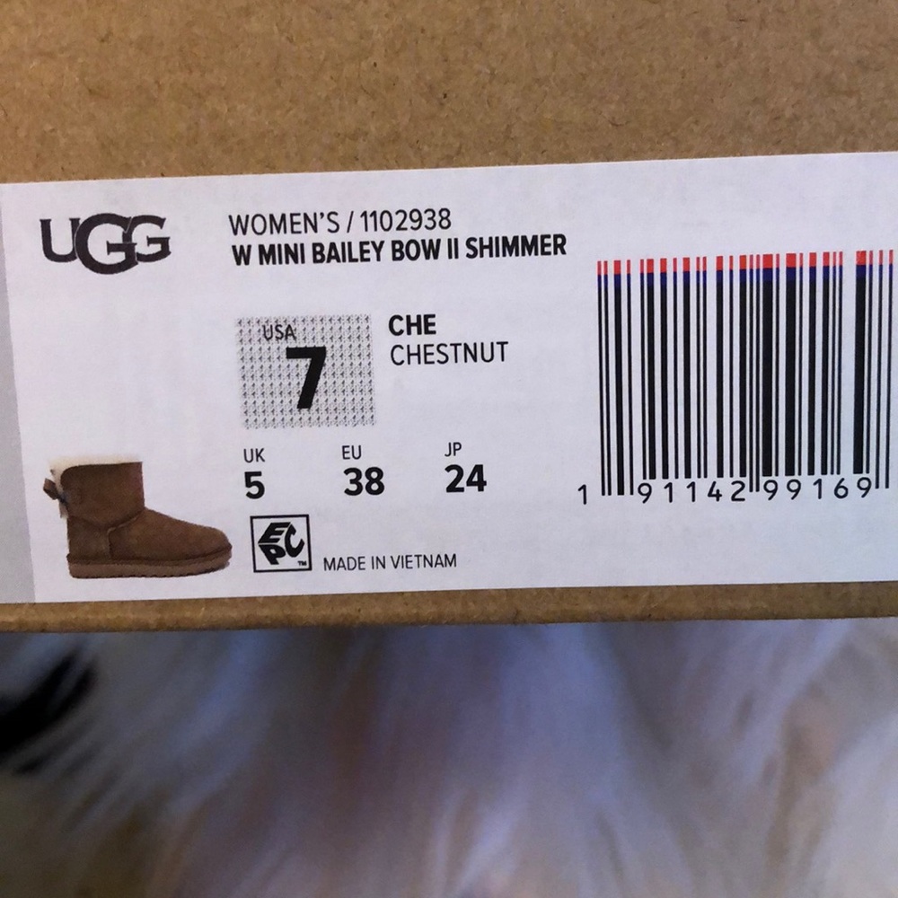 BRAND NEW Ugg 🎀 boots - Picture 6 of 6